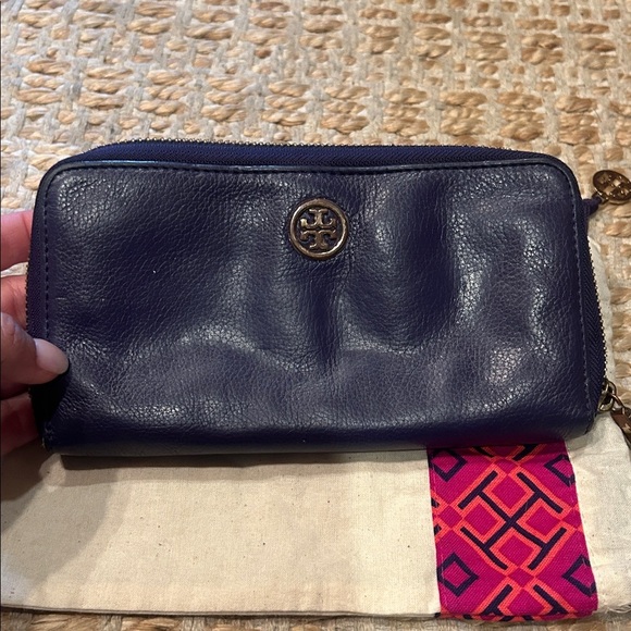 Tory Burch Purple Leather Zip Wallet with Tory Burch canvas bag - Picture 3 of 9